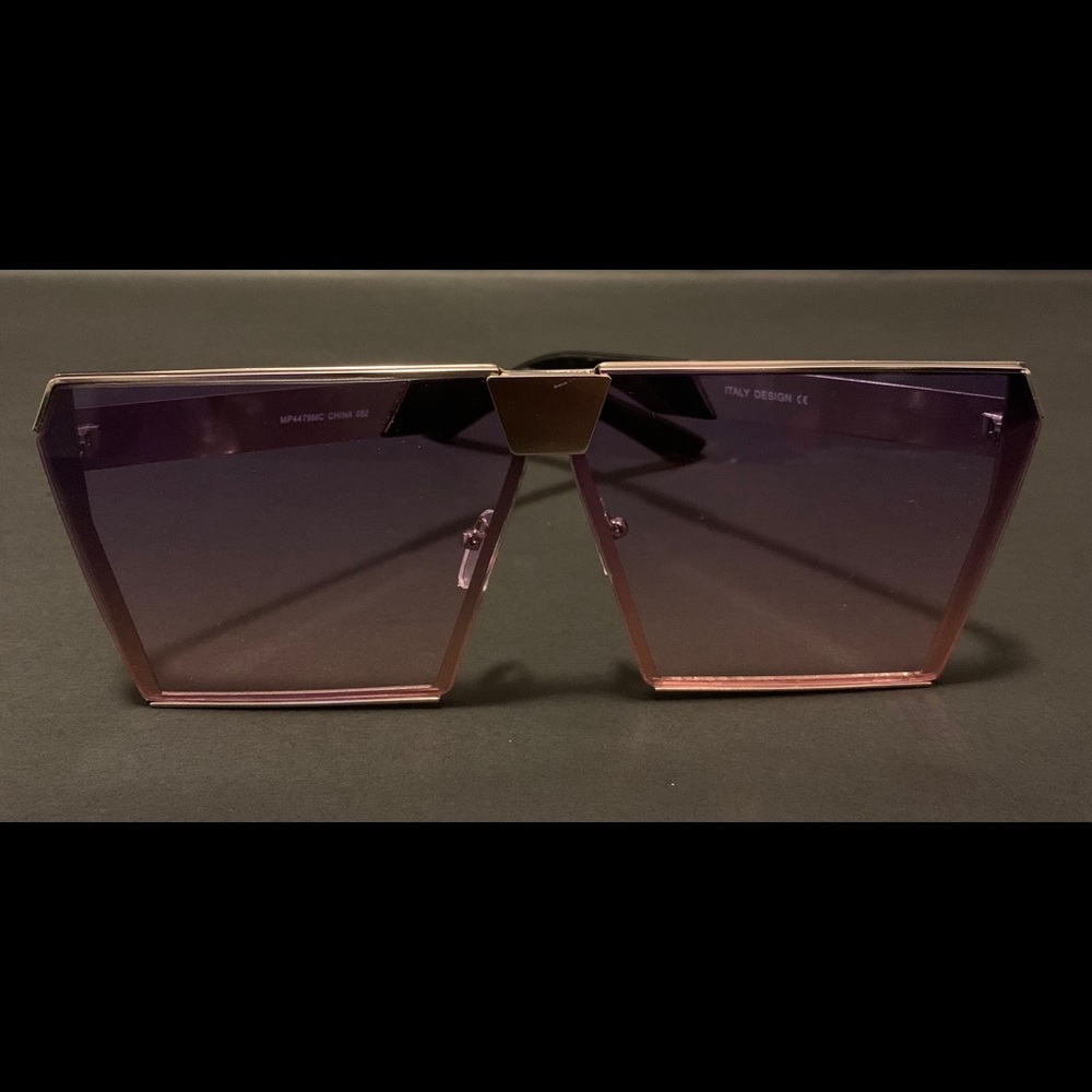 Sunglasses/Shades